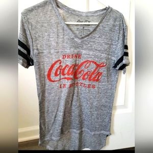 COCA COLA T-shirt...size M